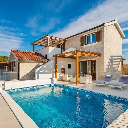 Villa Diomedes With The Sea View And The Pool Rogoznica  Kültér fotó