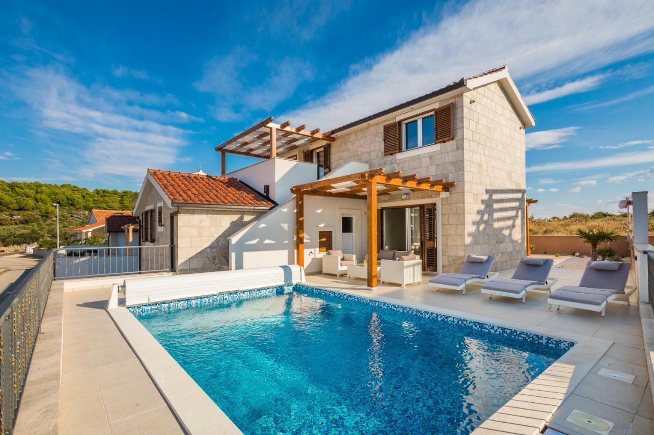 Villa Diomedes With The Sea View And The Pool Rogoznica  Kültér fotó